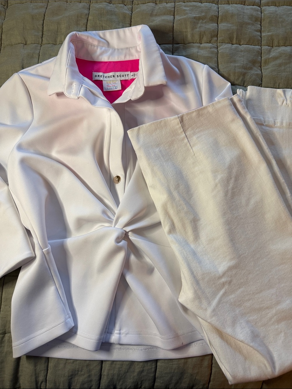 Gretchen Scott White Two Piece Lounge Set Large XL Twist Top Stretch Pants